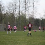 Bollen på väg mot mål