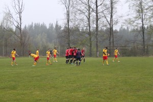 Målljubel när Edin get FAIF ledningen med 2-1